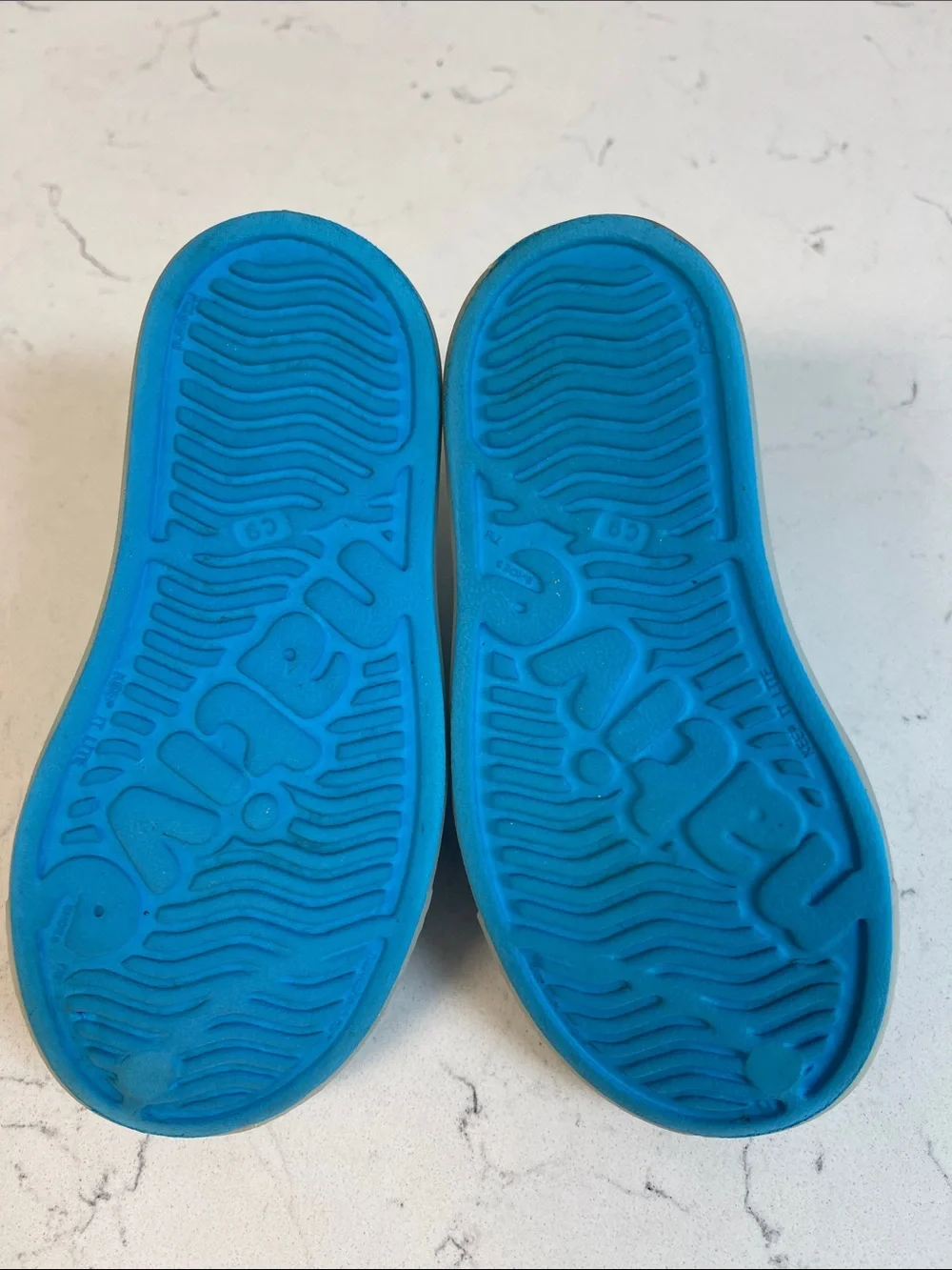 Native Jefferson Sugarlite Glow - Wave Blue / Glow Kids Water Shoes Size 9